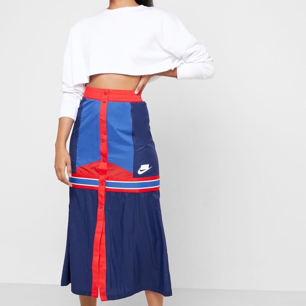 Nike Sportswear Colorblock Snap Closure Midi Skirt - Women’s Small